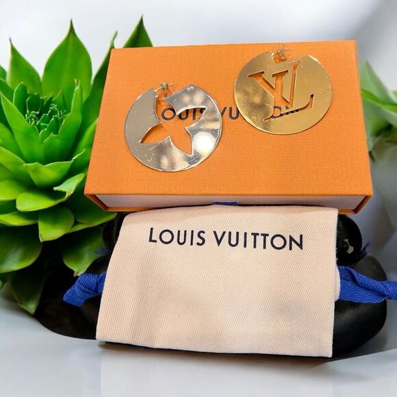 Louis Vuitton
Perfect Match Earrings - Picture 1 of 5